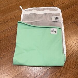 NWOT Ollie Swaddle
